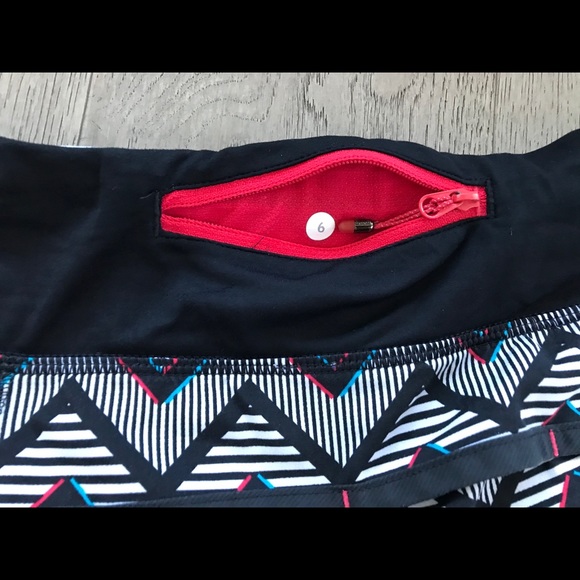 Lululemon Seawheeze Shorts 2014 Size 6 Chevron - Picture 3 of 5